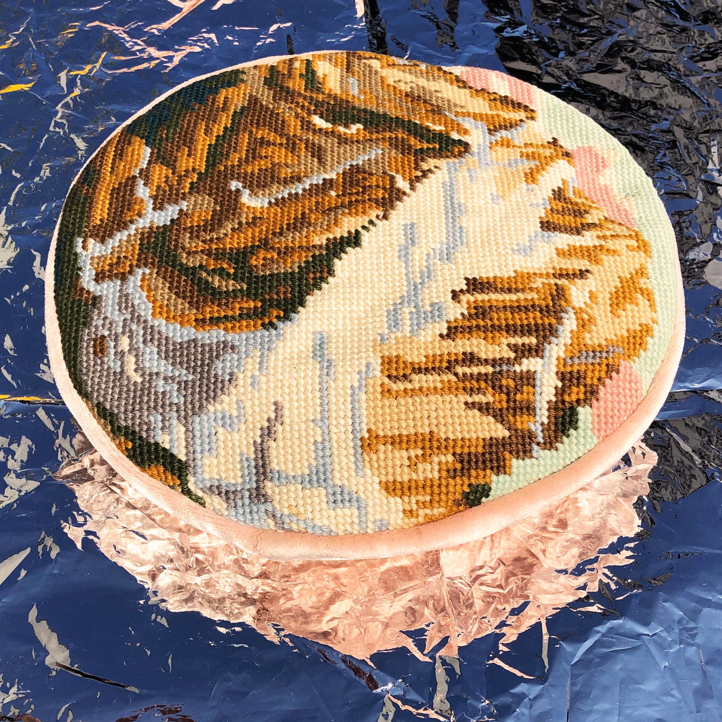BÉRET CANEVAS QUE LA MONTAGNE EST BELLE