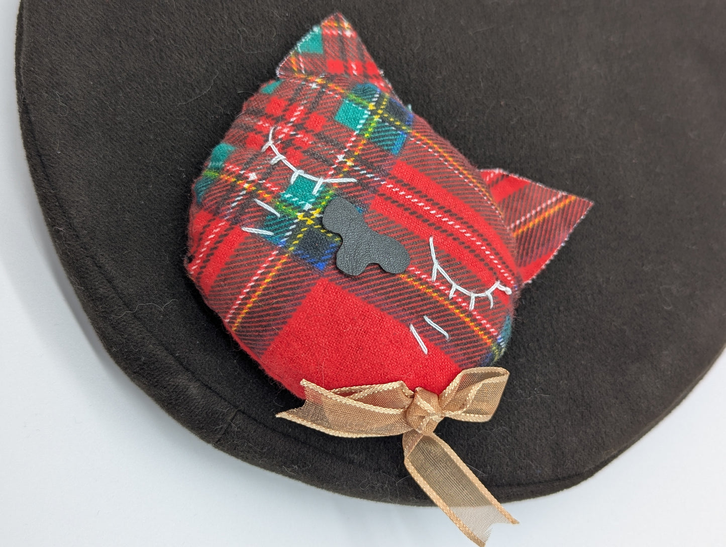 BÉRET PELUCHE TARTAN KITTY